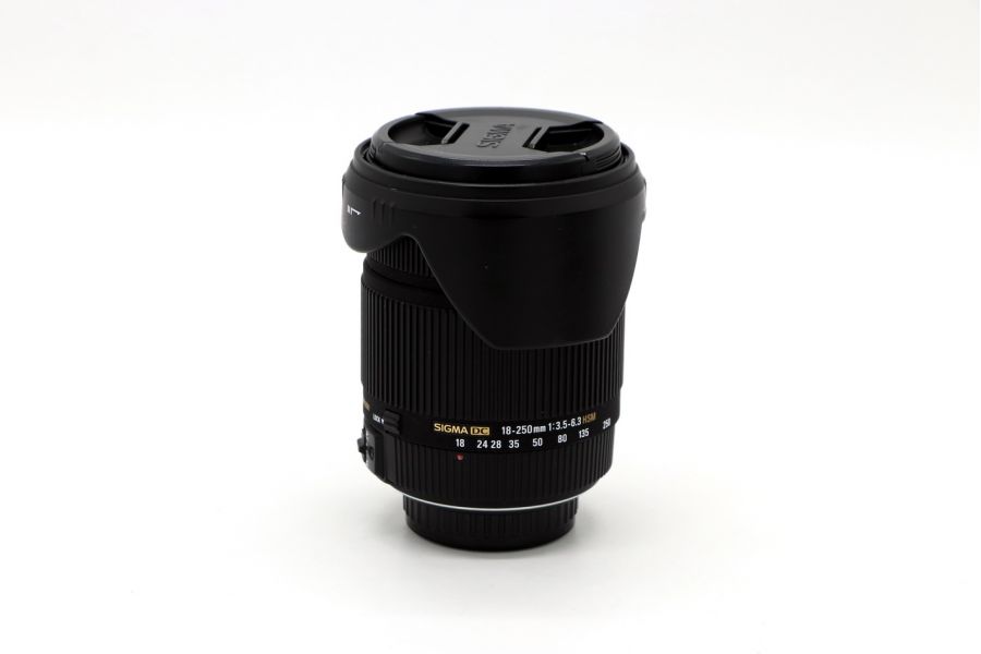 Sigma AF 18-250 mm f/3.5-6.3 DC OS HSM Pentax K в упаковке