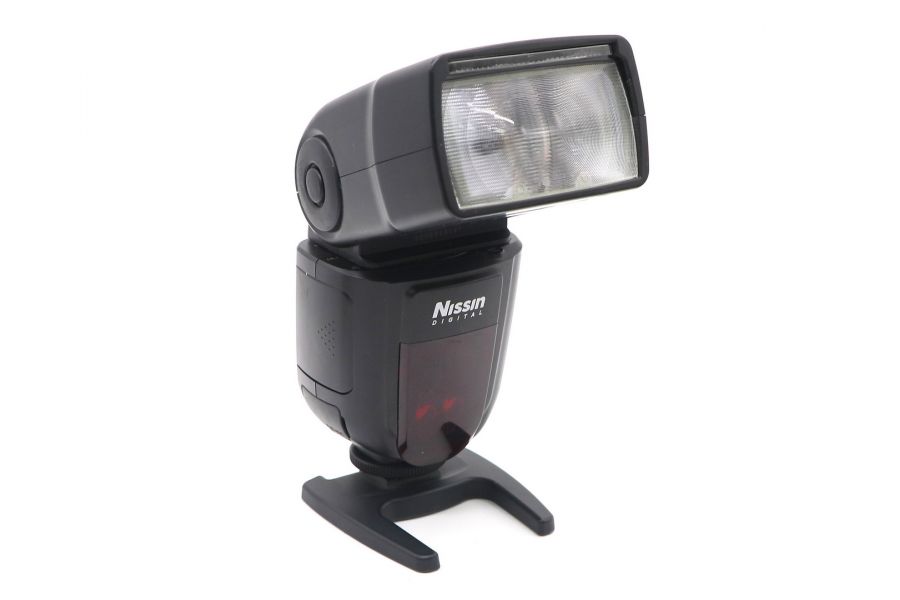 Фотовспышка Nissin Di-700