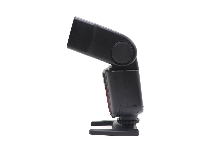 Фотовспышка Nissin Di-700