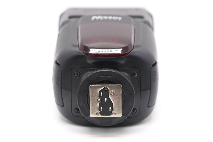 Фотовспышка Nissin Di-700