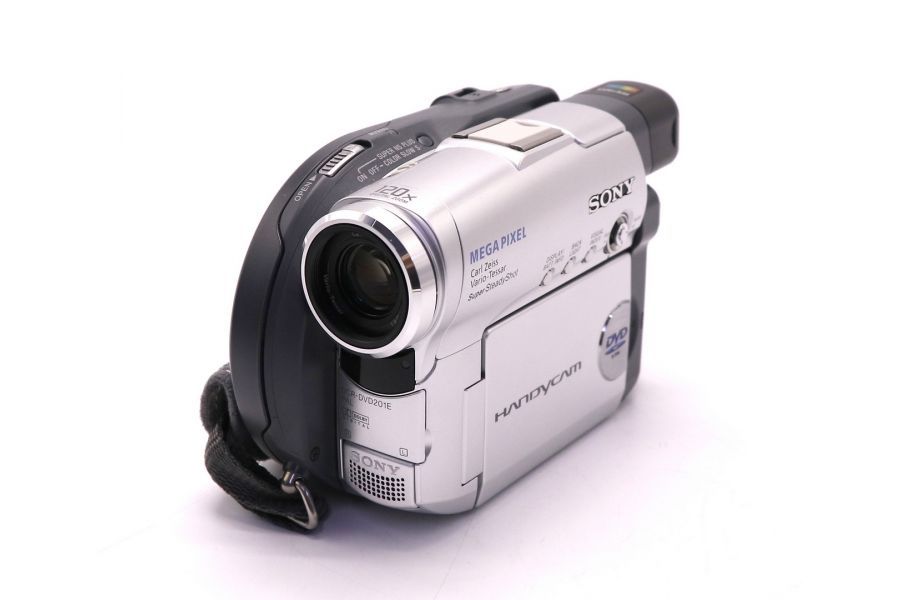 Видеокамера Sony DCR-DVD201E
