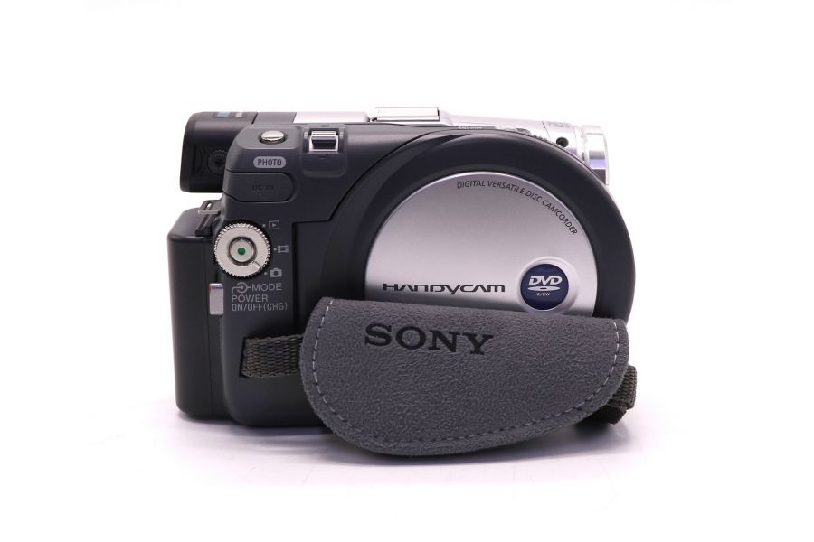 Видеокамера Sony DCR-DVD201E