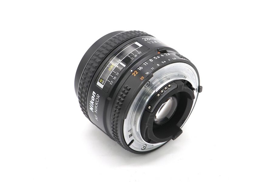 Nikon 28mm/2.8D AF Nikkor в упаковке