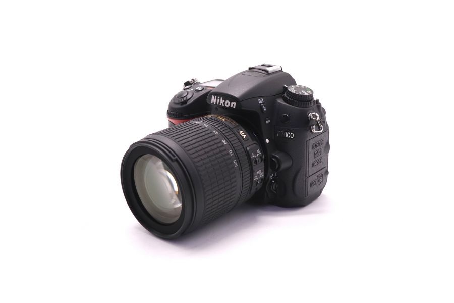 Nikon D7000 kit в упаковке (пробег 3275 кадров)