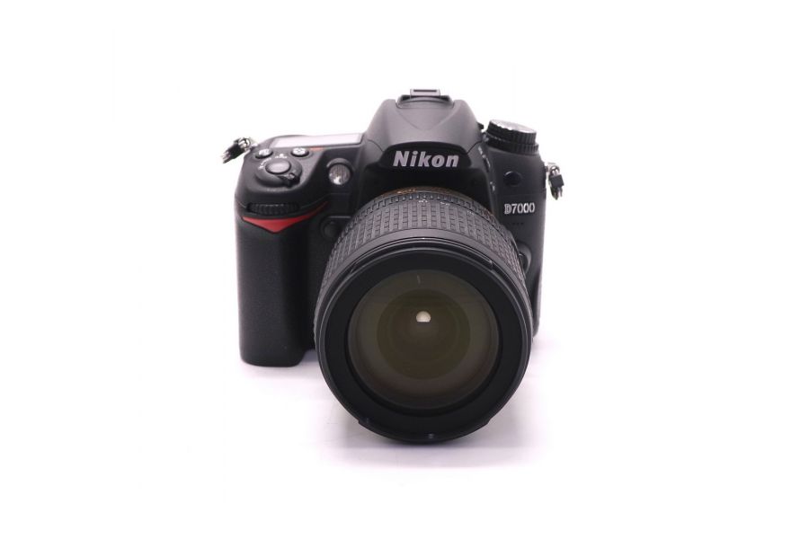 Nikon D7000 kit в упаковке (пробег 3275 кадров)