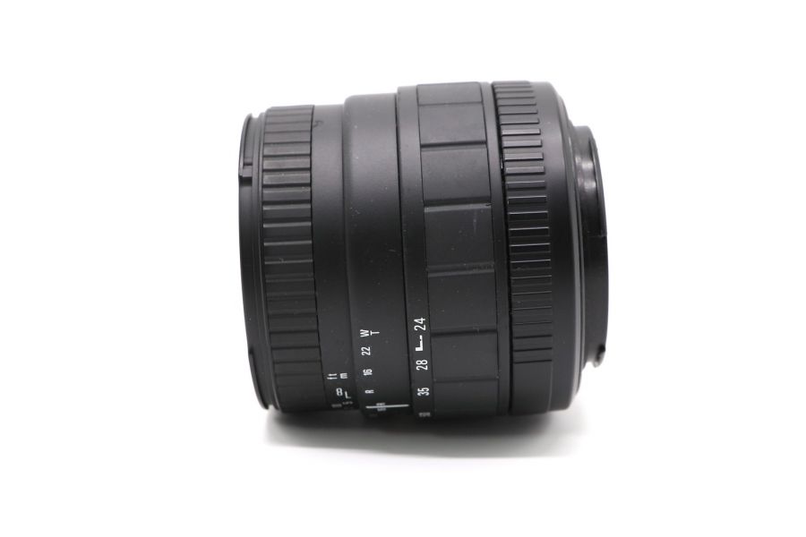 Sigma 24-70mm f/3.5-5.6 UC