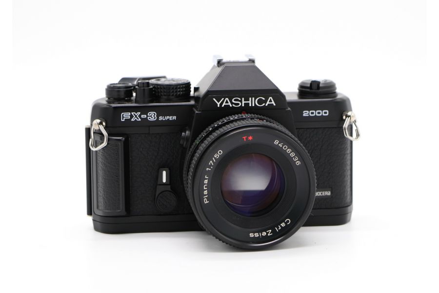 Yashica FX-3 Super 2000 + Planar 1.7/50