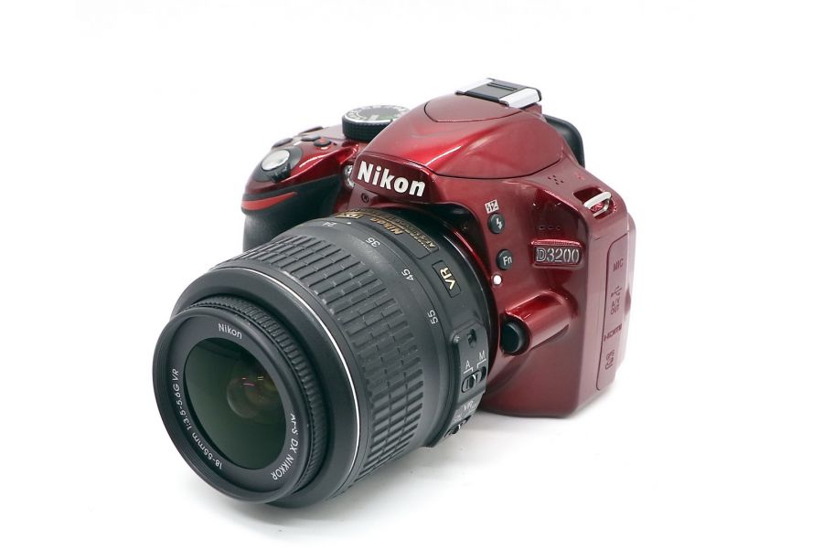 Nikon D3200 kit в упаковке (пробег 9385 кадров)