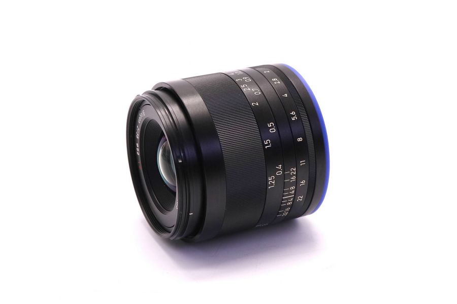 Zeiss Loxia Biogon T * 35мм F/2 в упаковке