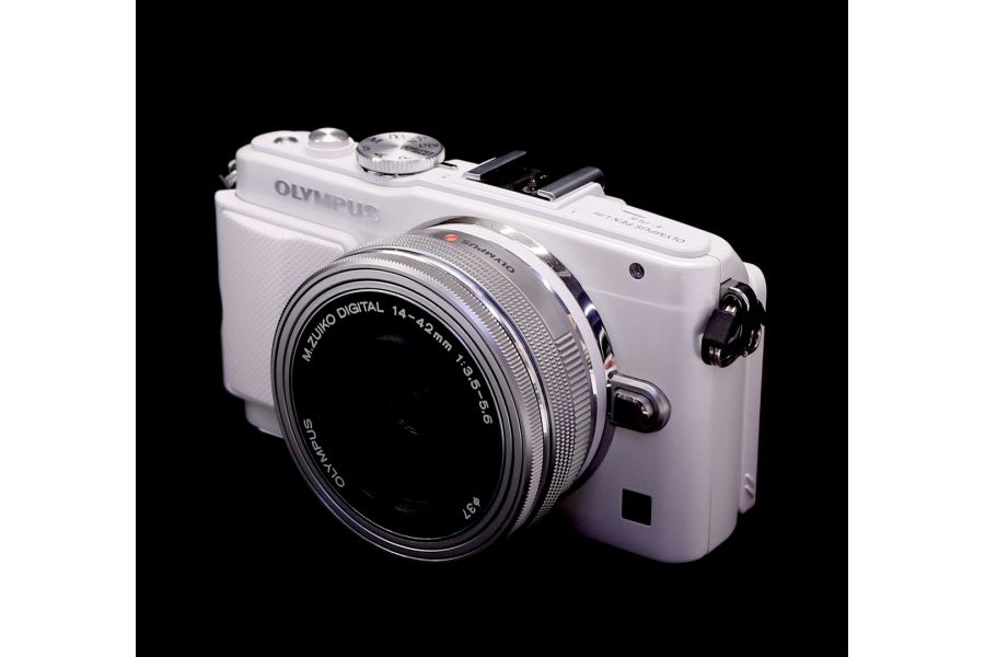 Olympus Pen E-PL6 kit в упаковке (пробег 1000 кадров)