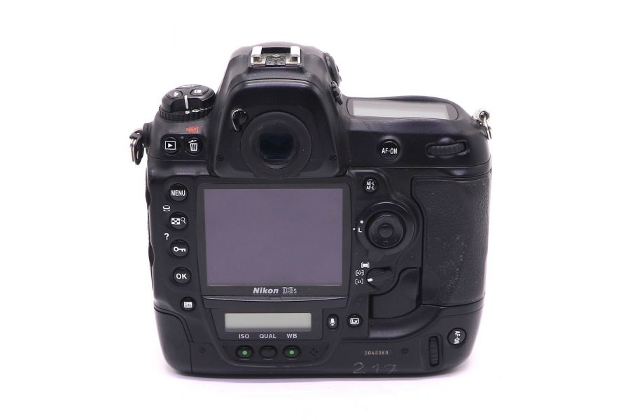Nikon D3S body (пробег 104820 кадров)