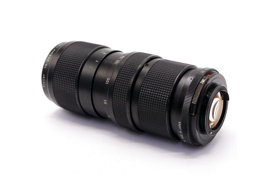 Vivitar 75-205mm f/3.8 Close Focusing Auto Zoom M42