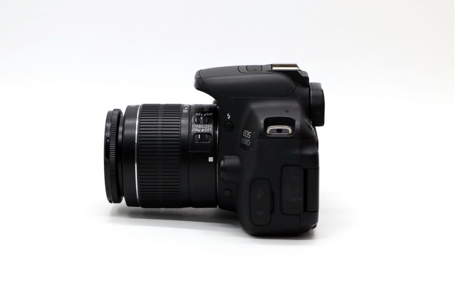 Canon EOS 650D kit в упаковке (3776 кадров)