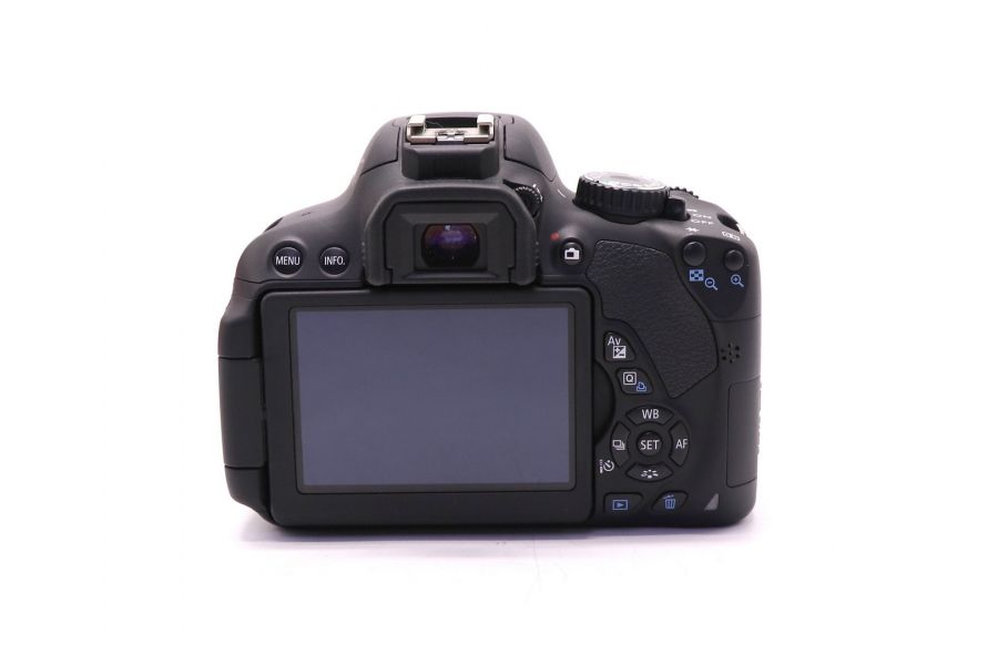 Canon EOS 650D kit в упаковке (пробег 700 кадров)