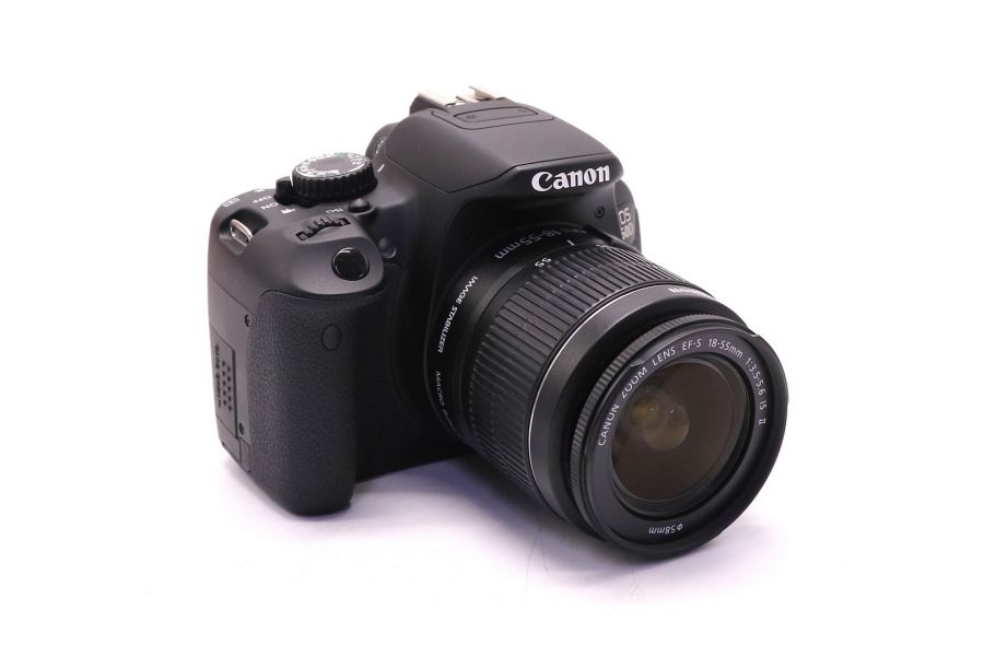 Canon EOS 650D kit в упаковке (пробег 700 кадров)