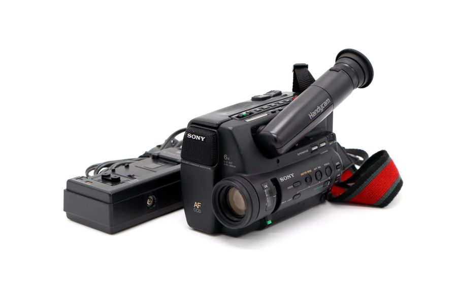 Видеокамера Sony CCD-TR55E