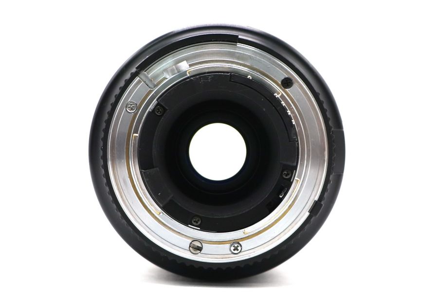 Nikon 70-300mm f/4-5.6D ED-IF AF Nikkor (Japan)