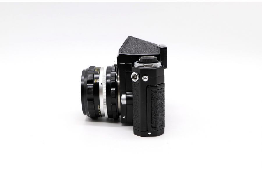 Nikon F kit (Japan, 1973)