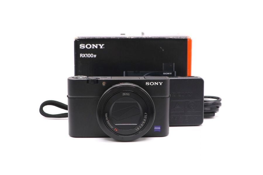 Sony Cyber-shot DSC-RX100M4 в упаковке