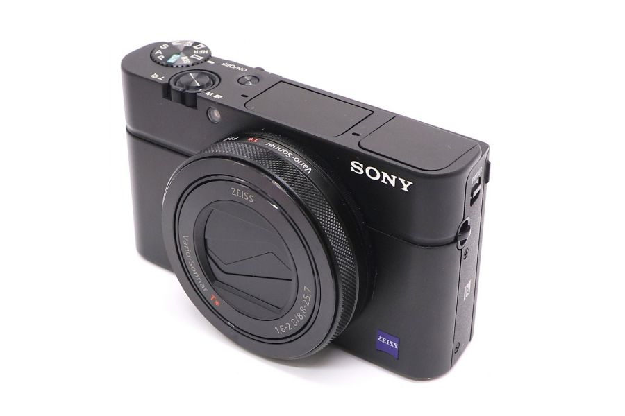 Sony Cyber-shot DSC-RX100M4 в упаковке