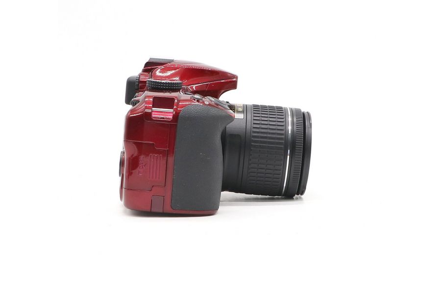 Nikon D3400 kit красный (пробег 1310 кадров)