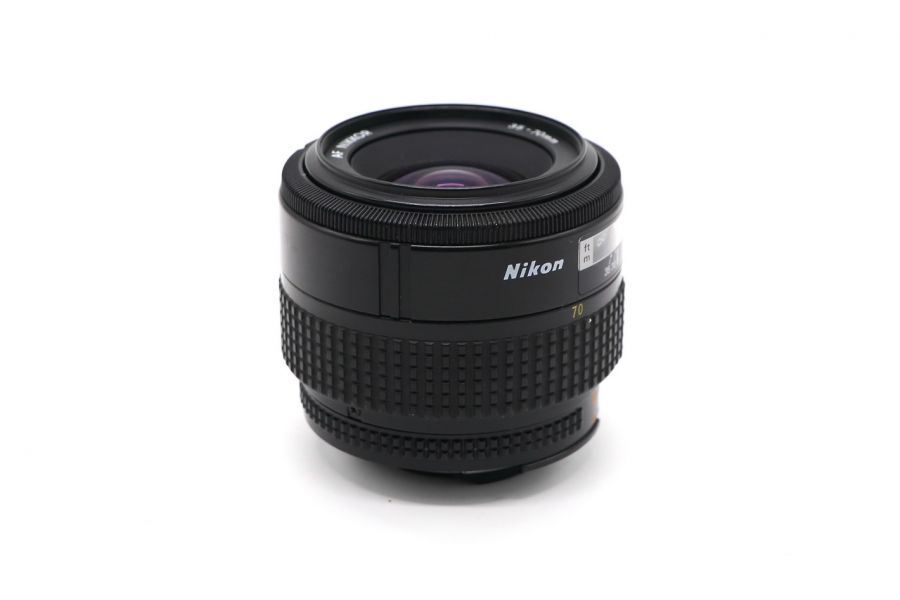 Nikon 35-70mm f/3.3-4.5 AF Nikkor (Japan)