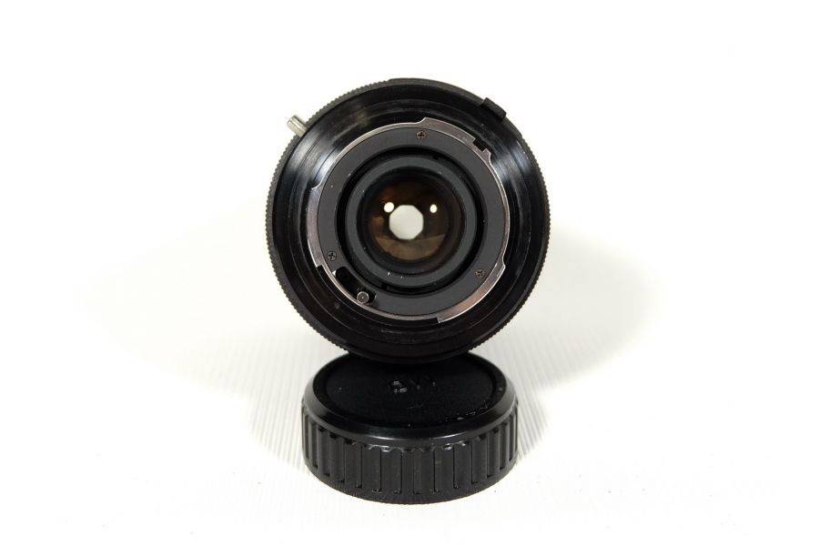 Vivitar Telephoto 2.8/135mm (Japan, 1980) 