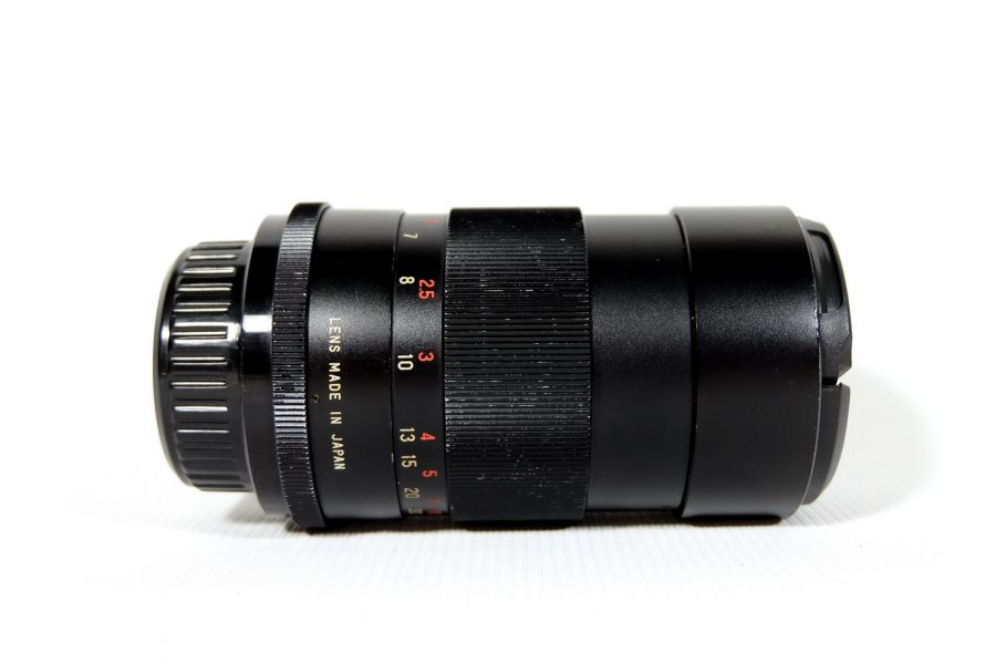 Vivitar Telephoto 2.8/135mm (Japan, 1980) 