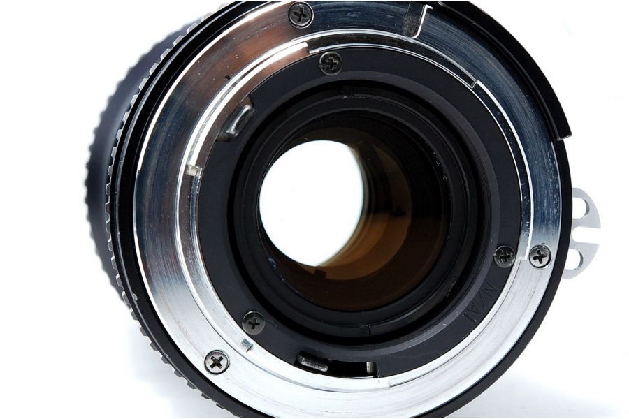 Tokina RMC 70-210mm f/3.5 Nikon F (Japan, 1980) 