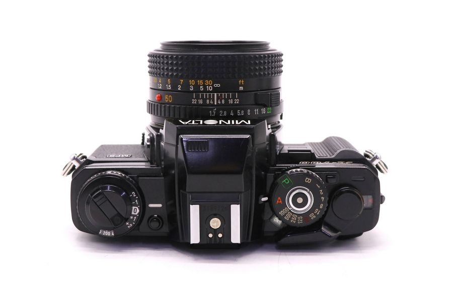 Minolta X-700 + Minolta MD 1.7/50 зеркальный