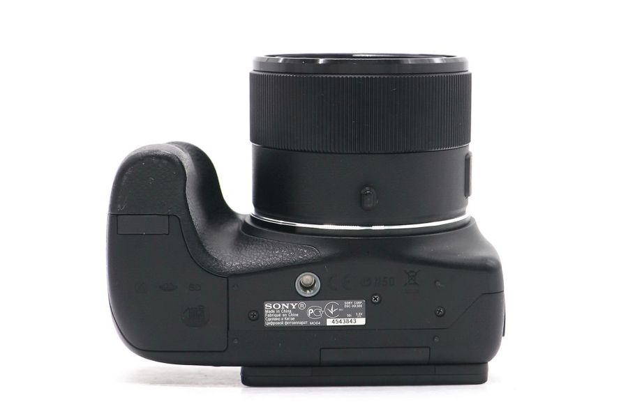 Компактная Sony Cyber-shot DSC-HX300 в упаковке