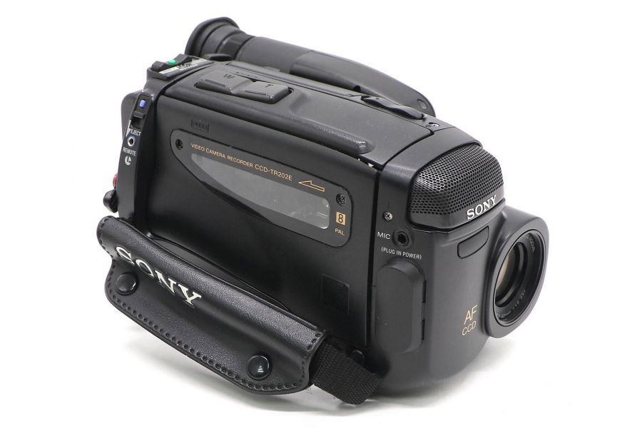 Видеокамера Sony CCD-TR202E