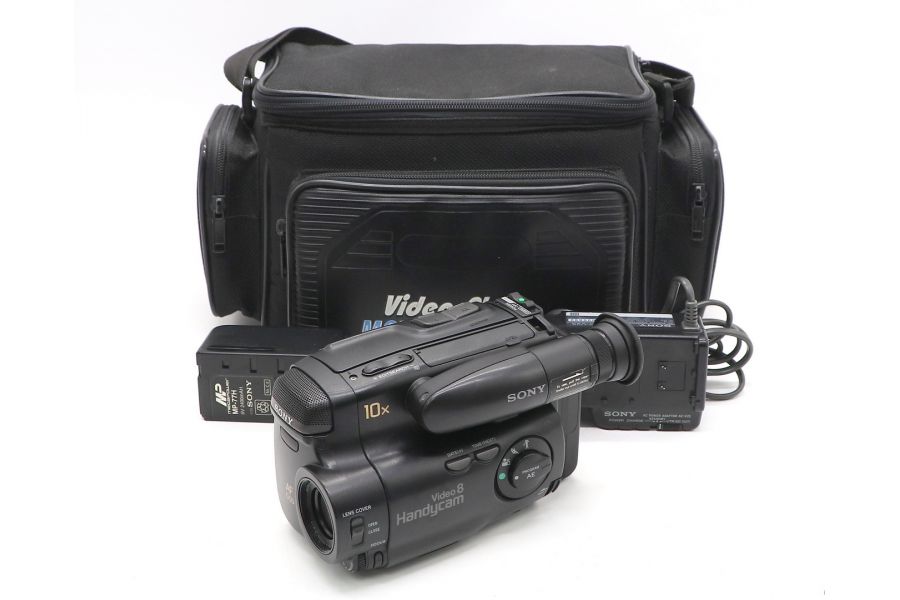 Видеокамера Sony CCD-TR202E