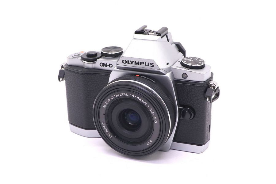 Olympus OM-D E-M5 kit в упаковке (пробег 7610 кадров)