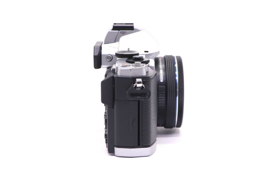 Olympus OM-D E-M5 kit в упаковке (пробег 7610 кадров)