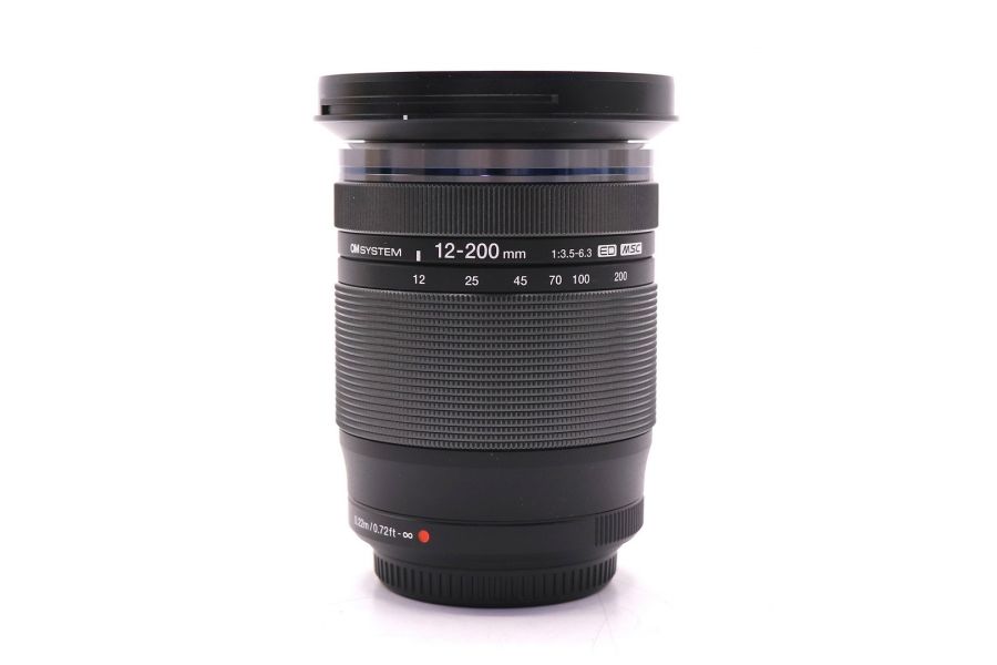 Olympus M.Zuiko Digital ED 12-200mm f/3.5-6.3 в упаковке