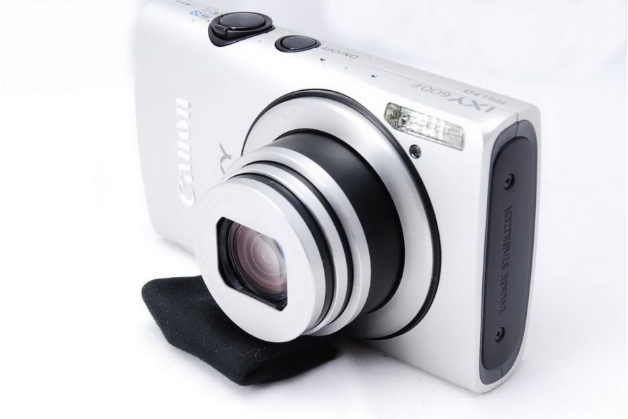 Canon IXY 600F (Japan, 2011)