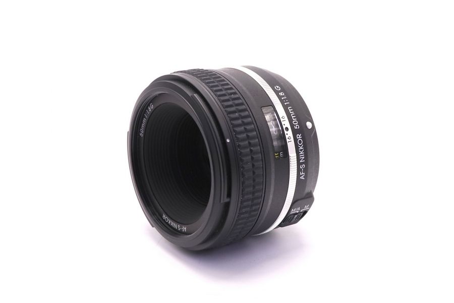 Nikon 50mm f/1.8G AF-S Nikkor Special Edition в упаковке
