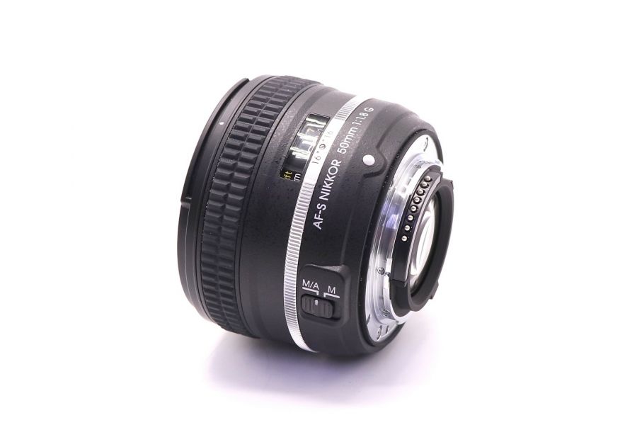 Nikon 50mm f/1.8G AF-S Nikkor Special Edition в упаковке