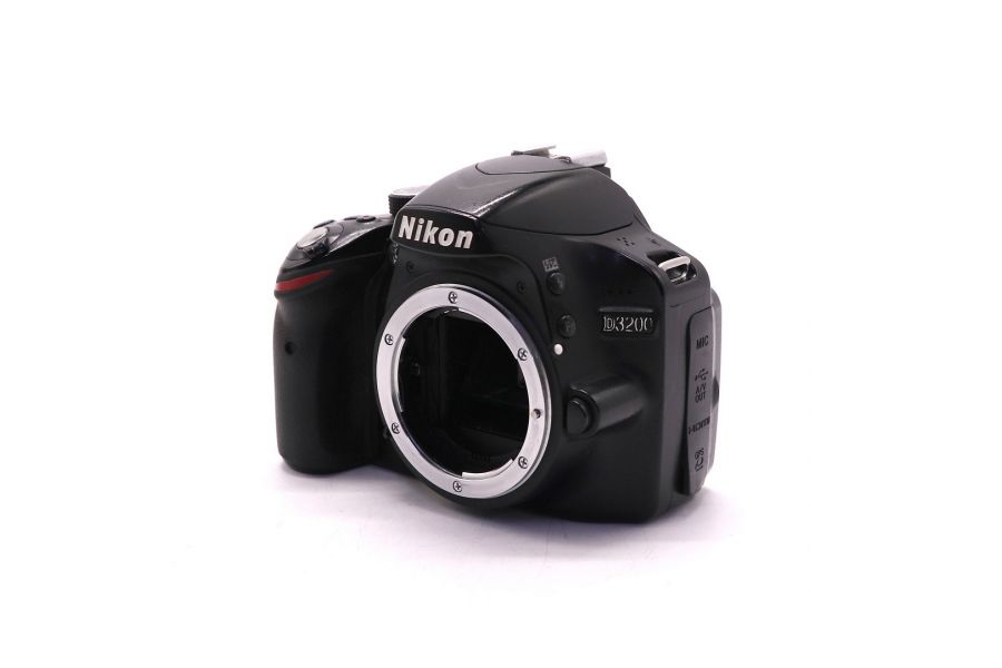 Nikon D3200 body в упаковке (пробег 68000 кадров)