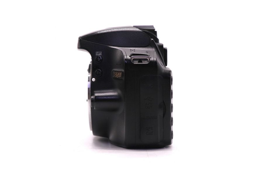 Nikon D3200 body в упаковке (пробег 68000 кадров)