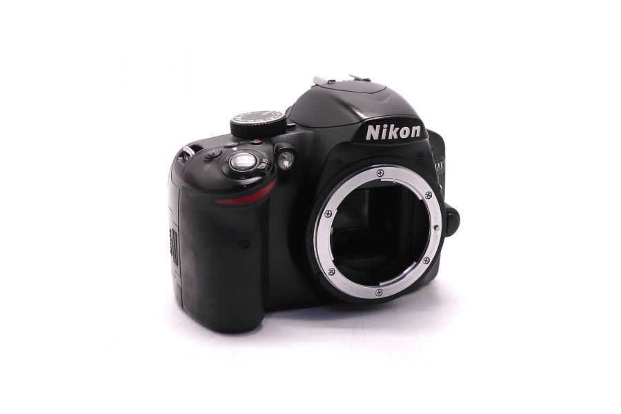 Nikon D3200 body в упаковке (пробег 68000 кадров)