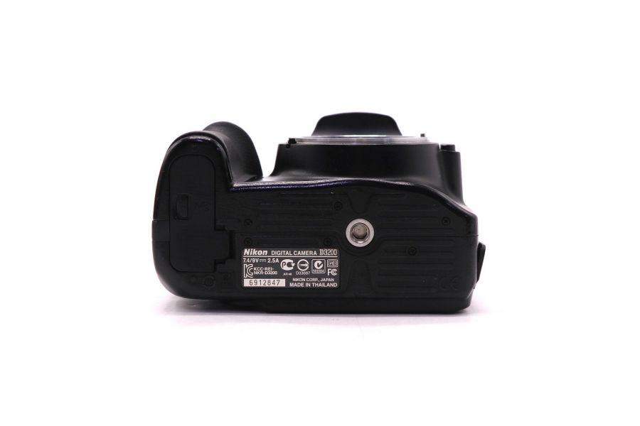 Nikon D3200 body в упаковке (пробег 68000 кадров)
