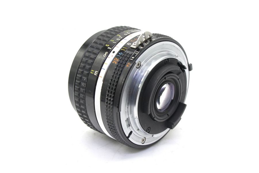 Nikon 20mm f/3.5 Nikkor