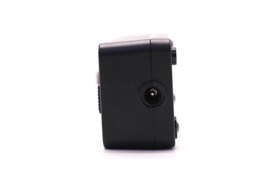 Зарядное устройство Canon CG-CP200 в упаковке