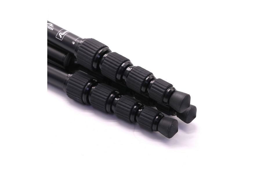 Штатив Benro Tripster FTR09AB00GBLK в упаковке