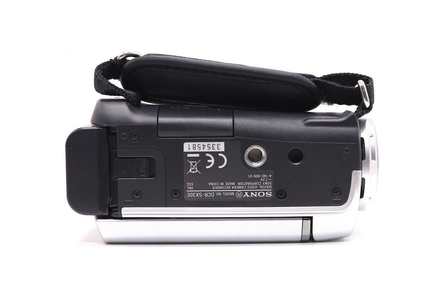 Видеокамера Sony DCR-SX30E в упаковке
