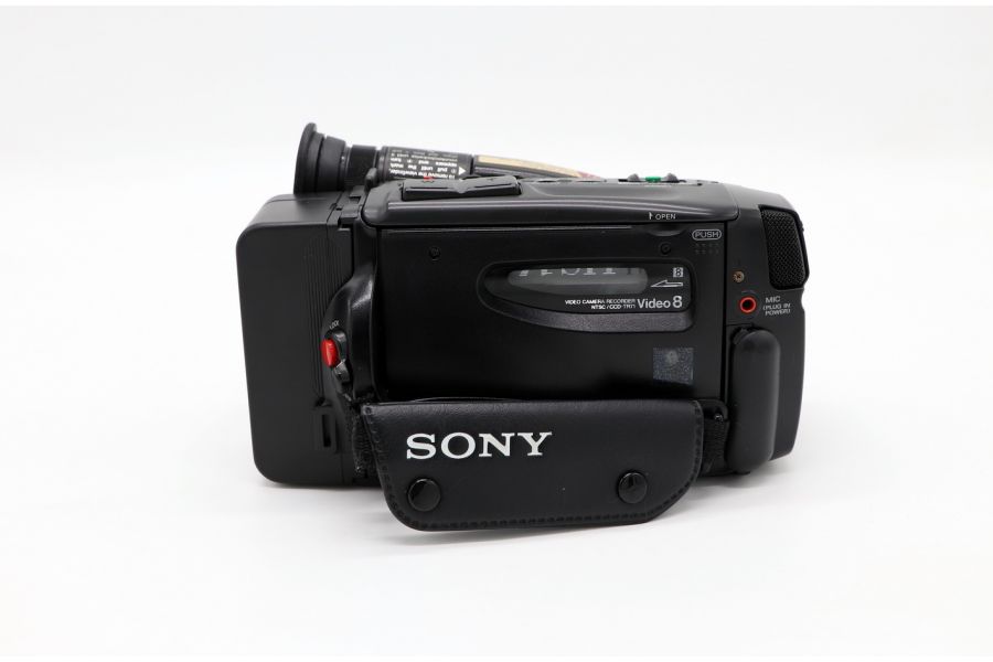 Видеокамера Sony CCD-TR71 (Japan, 1992)