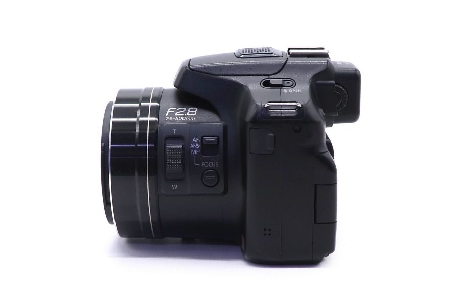 Panasonic Lumix DMC-FZ200 в упаковке