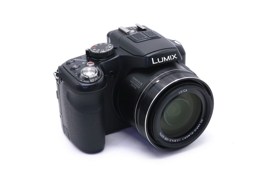 Panasonic Lumix DMC-FZ200 в упаковке